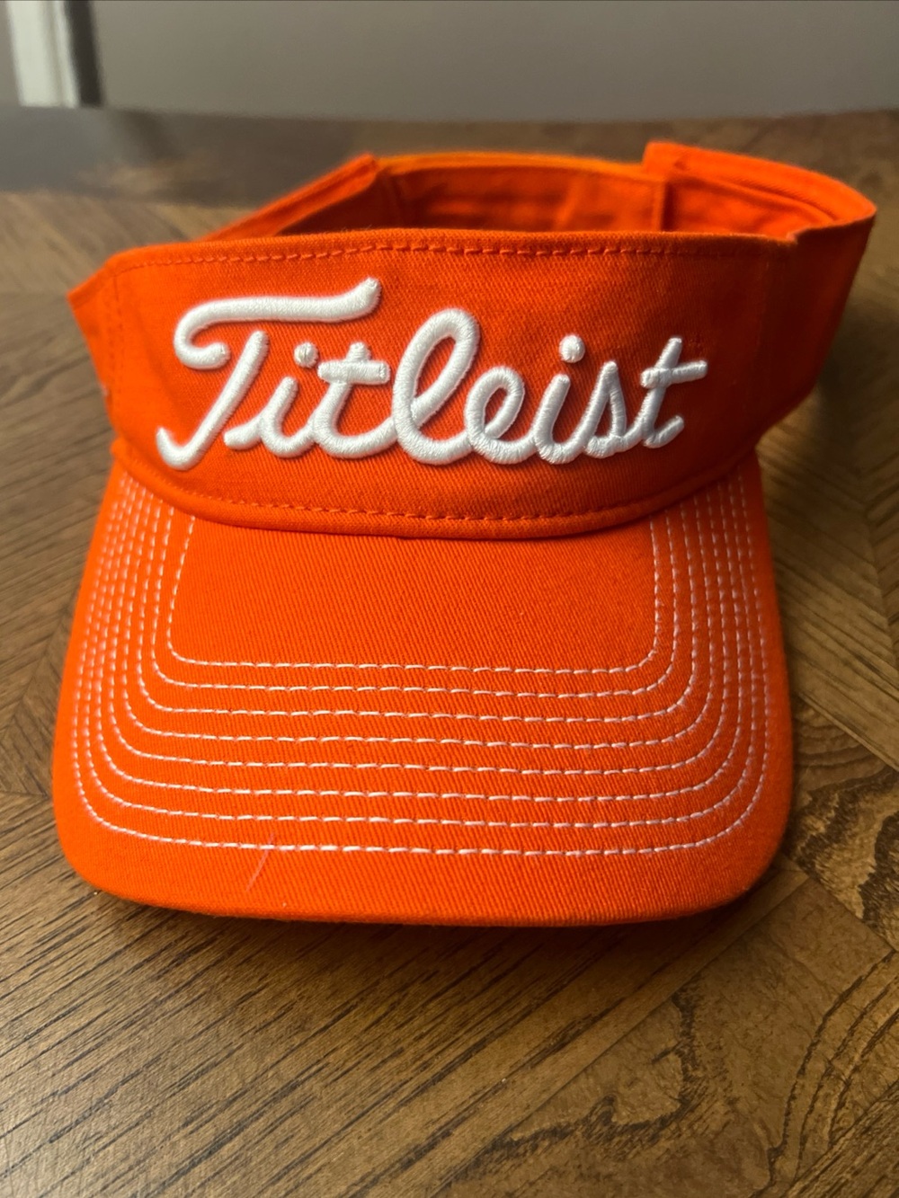 Titleist Orange Pro V1 Tour Performance Adjustable Golf Visor - Great Condition!